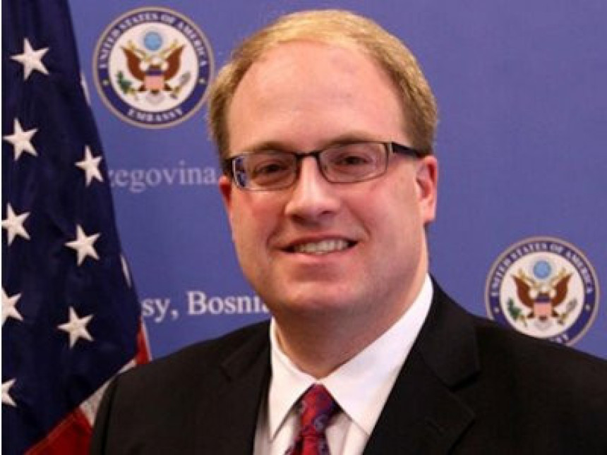 Vašington će nastaviti da podržava Beograd