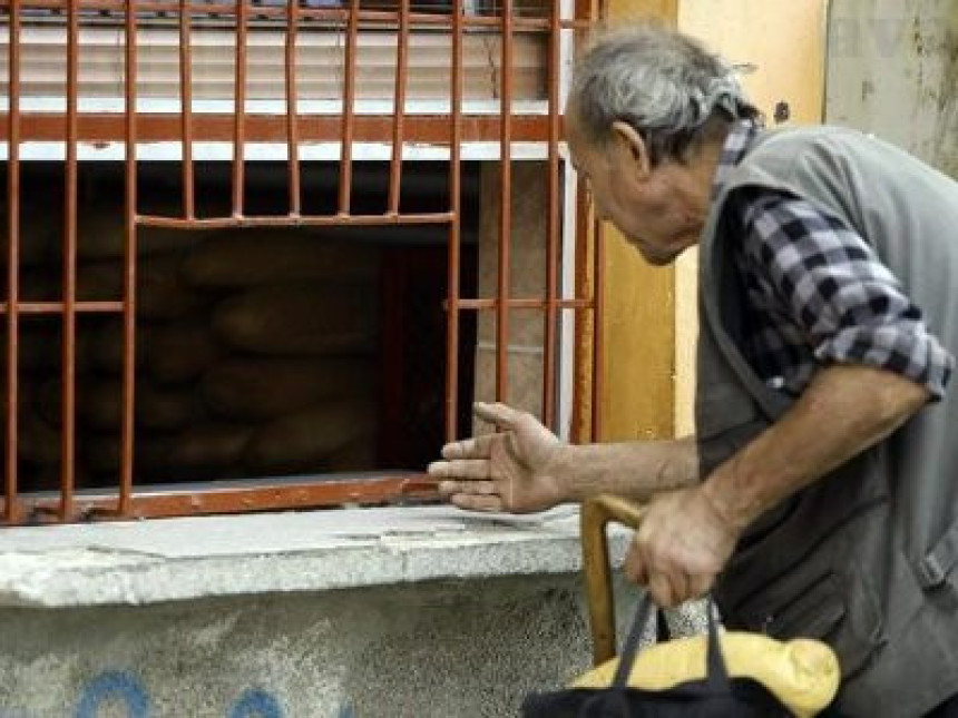 Penzioneri kupuju  i krompir na komad