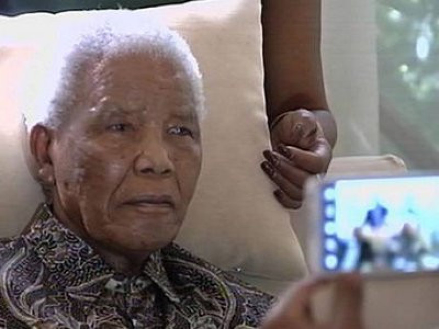 Mandela još u bolnici, nije otišao kući