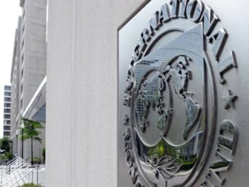 MMF pita: Otkud Vladi pare za povećanje penzija?