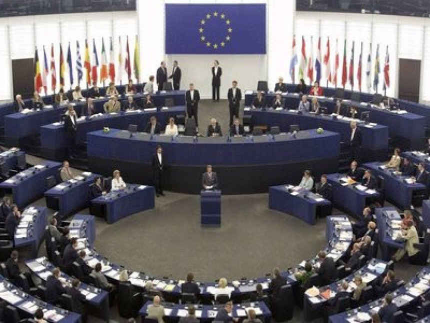 Како су гласали посланици у Европском парламенту?