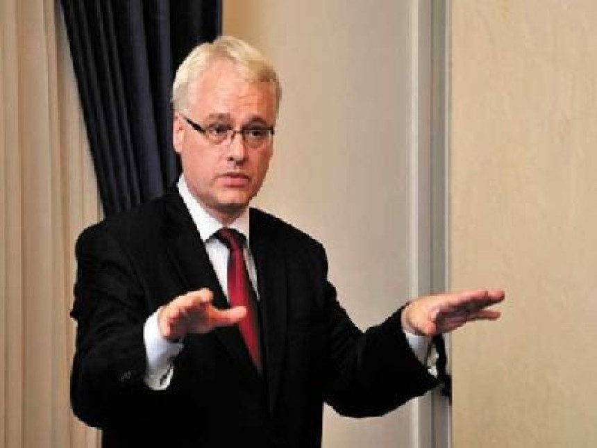 Josipović ne očekuje sankcije EU