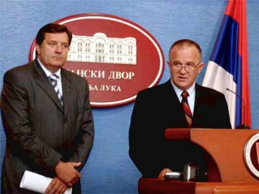 Zaratili Dodik i Čavić