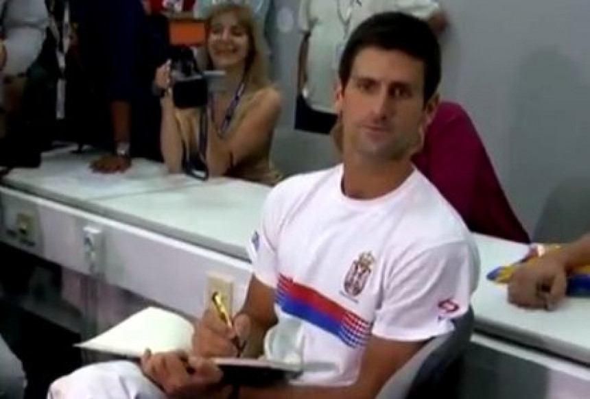 Novak napisao “očajan” naslov (VIDEO)
