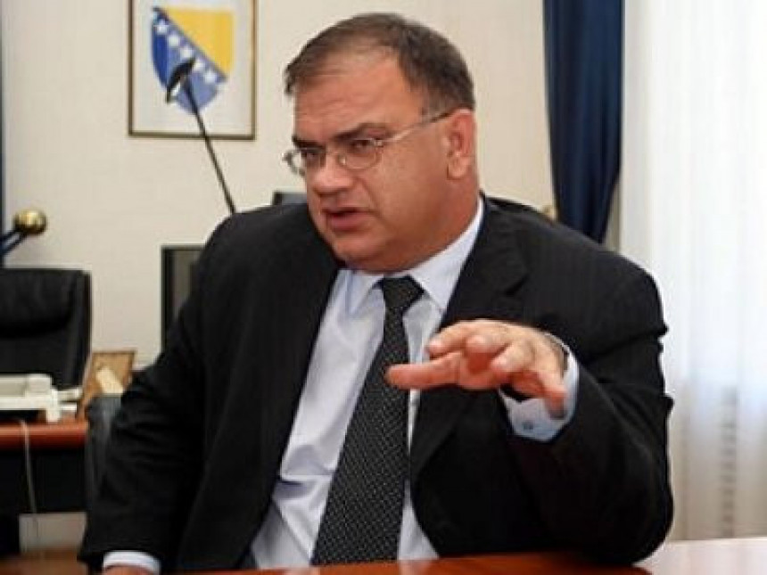 Ivanić: Opozicija može da skine Dodika