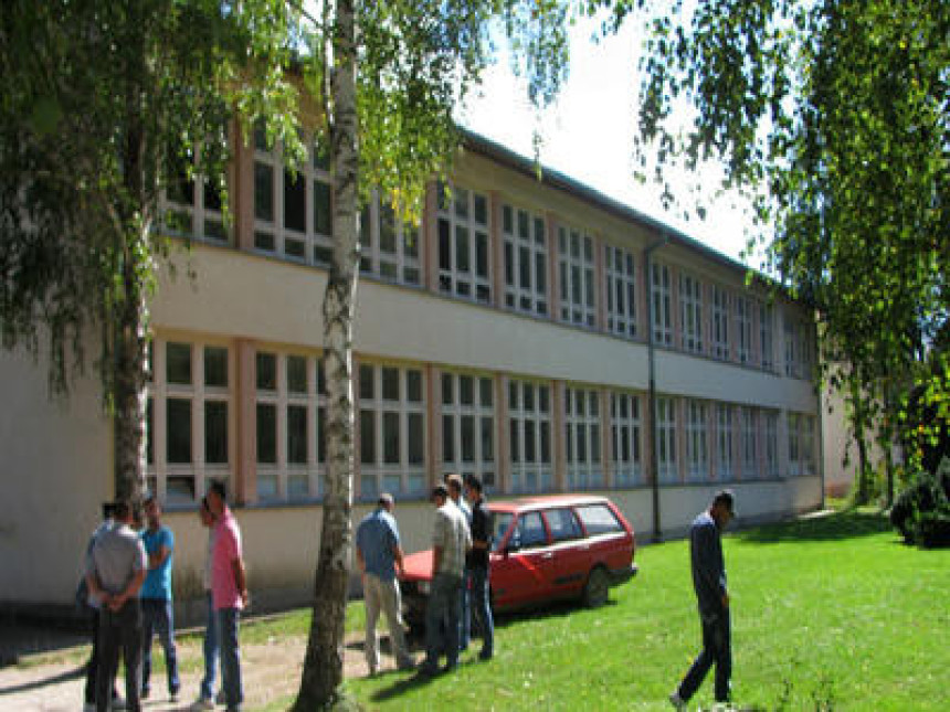Договорено да дјеца сутра крећу на наставу