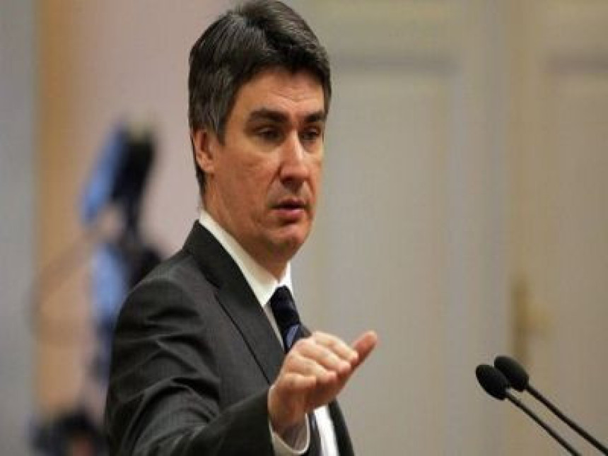 Milanović pozvao HDZ da "makne prste" od Vukovara