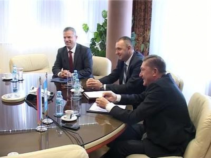 Tri ministra - odlična saradnja (VIDEO)