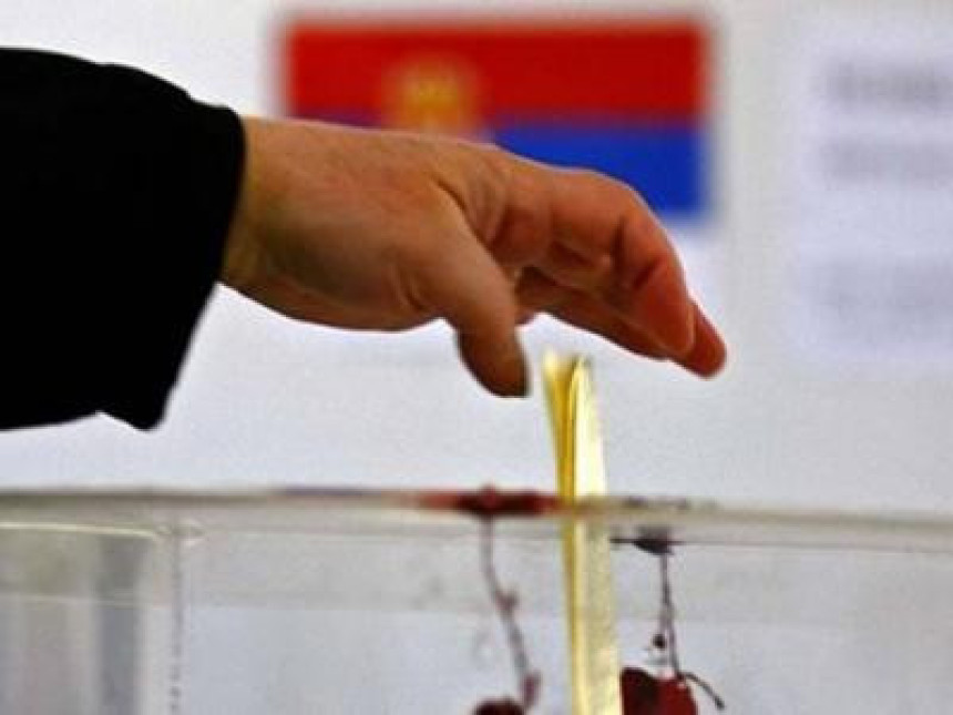 Dvolična Priština minira učešće Srba na izborima