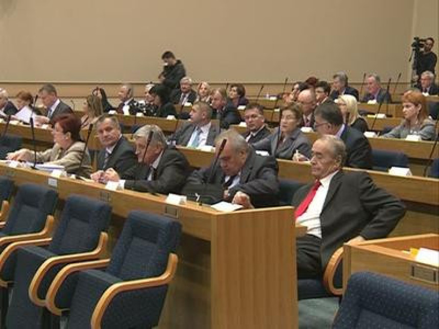 Izvještaj o izvršenju budžeta podijelio poslanike (VIDEO)