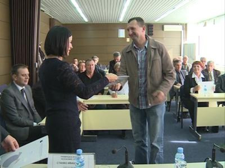 Podijeljene dozvole privrednicima (VIDEO)