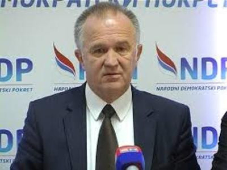 Чавић позвао Владу да поднесе оставку