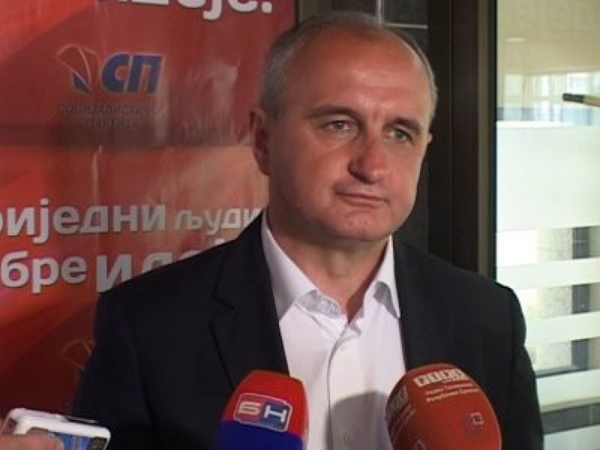 Петар Ђокић једини кандидат за шефа партије (ВИДЕО)