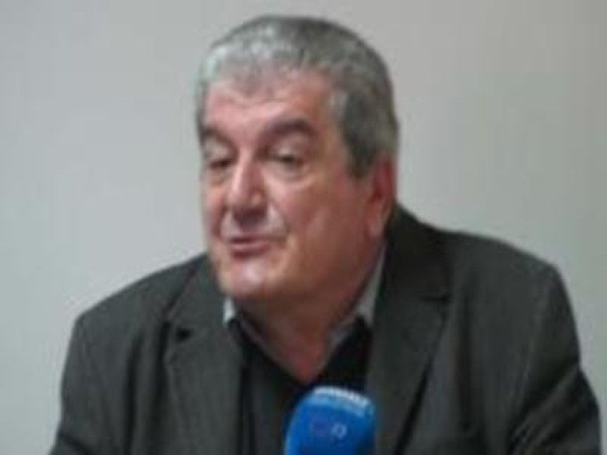 Млади данас говоре англосрпским језиком