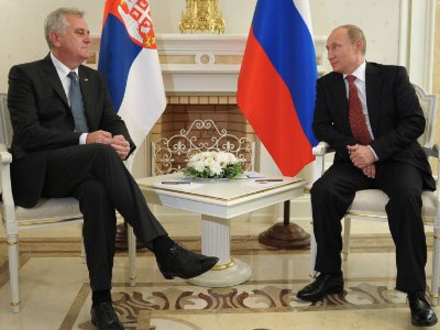 Nikolić doputovao u Moskvu, sutra sa Putinom