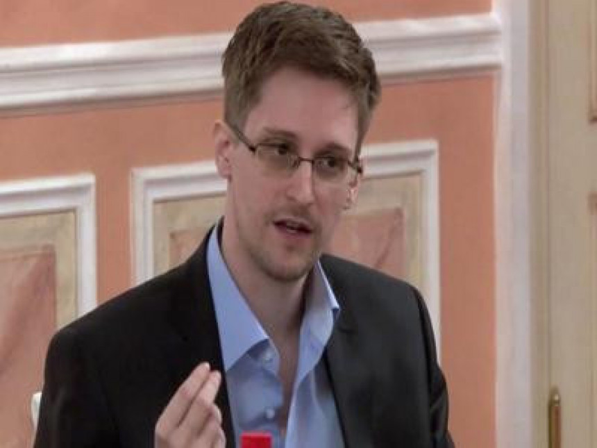 Аустрија даје азил Сноудену?