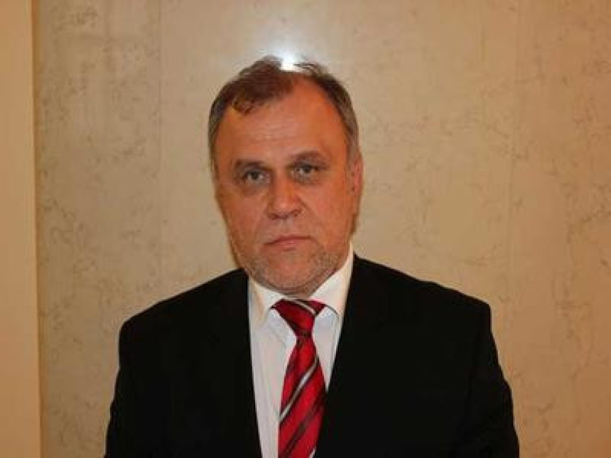 Пријетеће писмо због говора о ћирилици