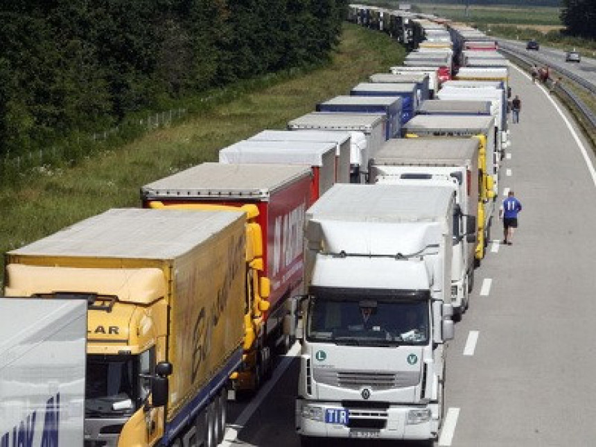 Превозници Подриња најавили протест