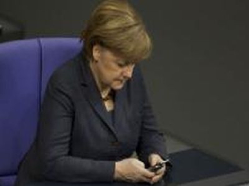 Pet zemalja prisluškivalo Angelu Merkel