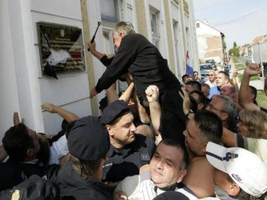 Ćirilica bi mogla biti ozbiljan problem Hrvatske