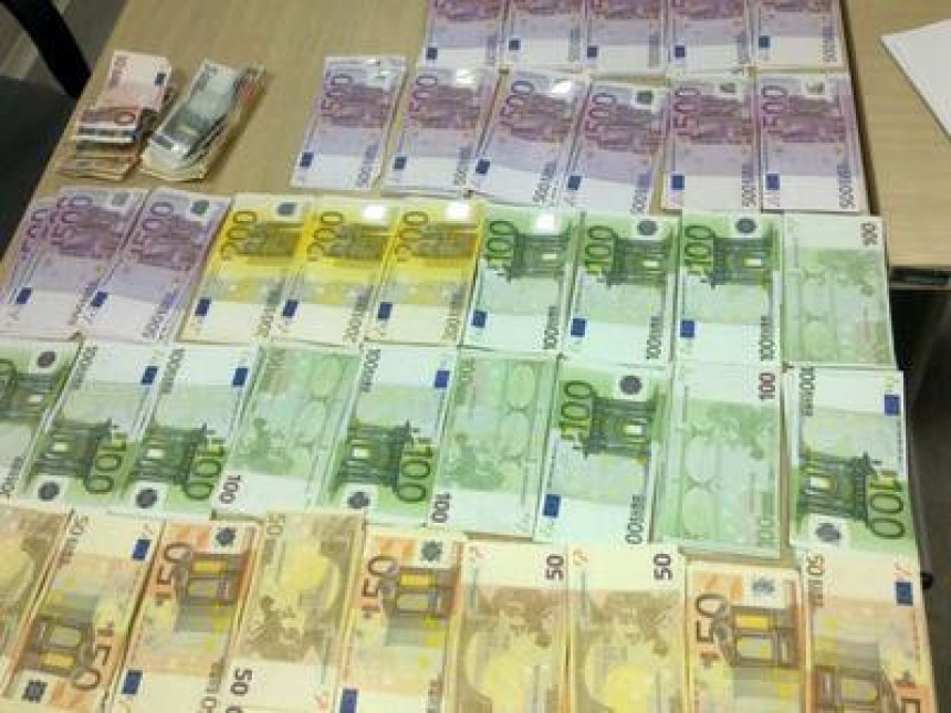 Pet miliona evra za kupovinu kokaina za praznike!