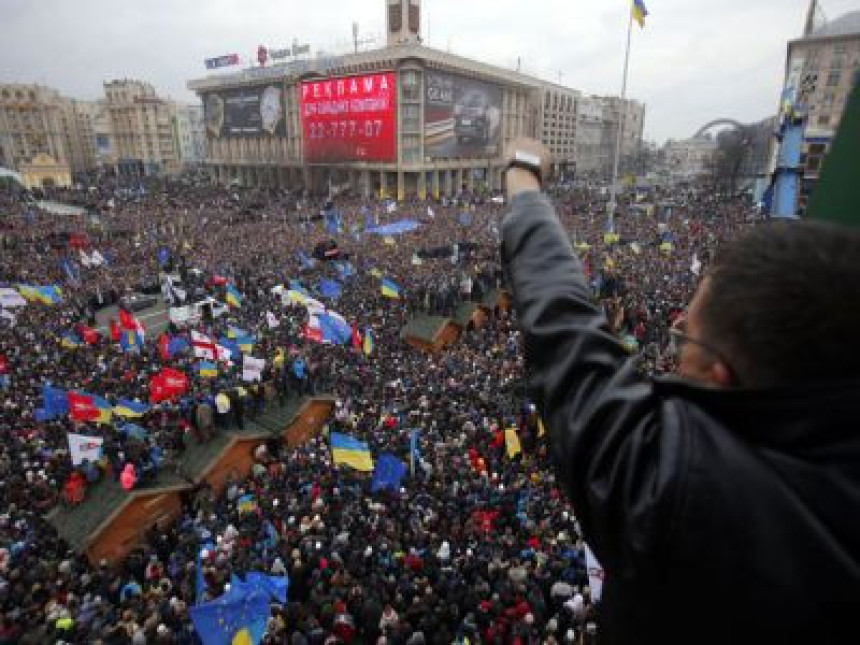 Кијев: 100.000 демонстраната на улицама!