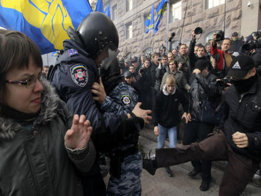Nastavljeni protesti u Kijevu