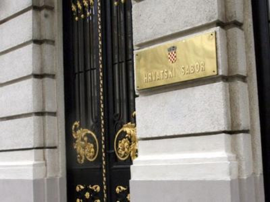 Hrvatska se dijeli na regije, nema referenduma o ćirilici