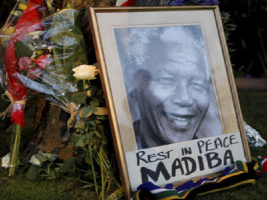 Šerif odbio da spusti zastavu na pola koplja za Mandelu