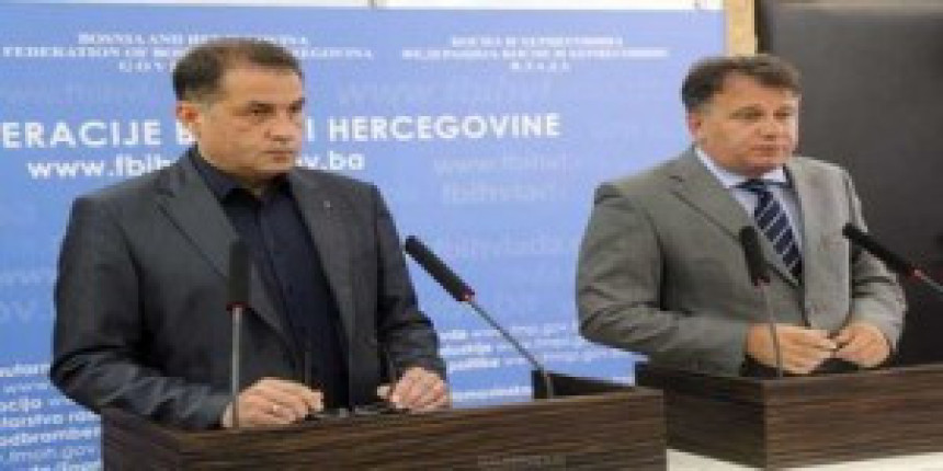 Nikšić i Mikulić vrše pritisak na pravosuđe