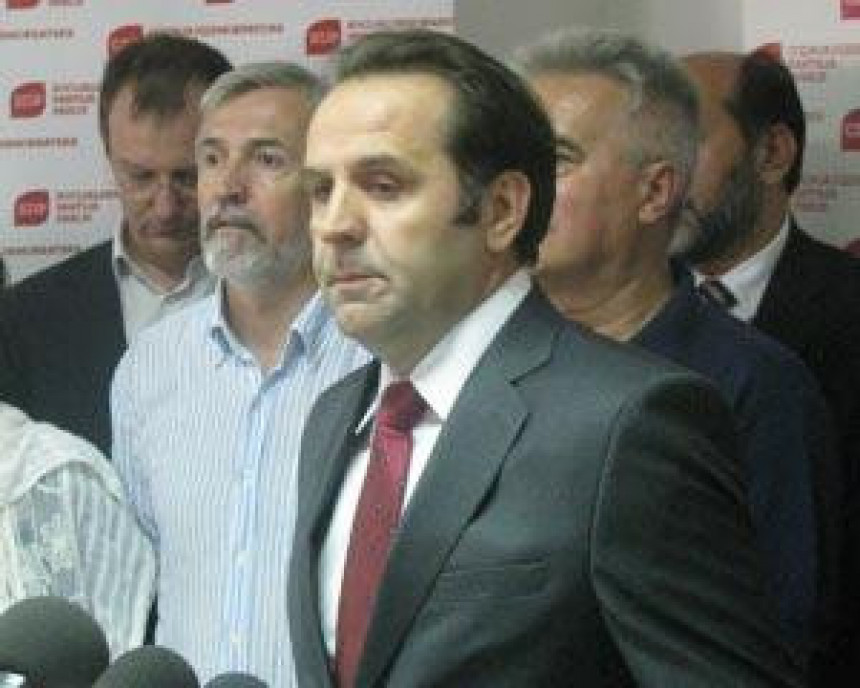 Ljajić:U slučaju rušenja vlasti u Beogradu, izlazimo iz Vlade