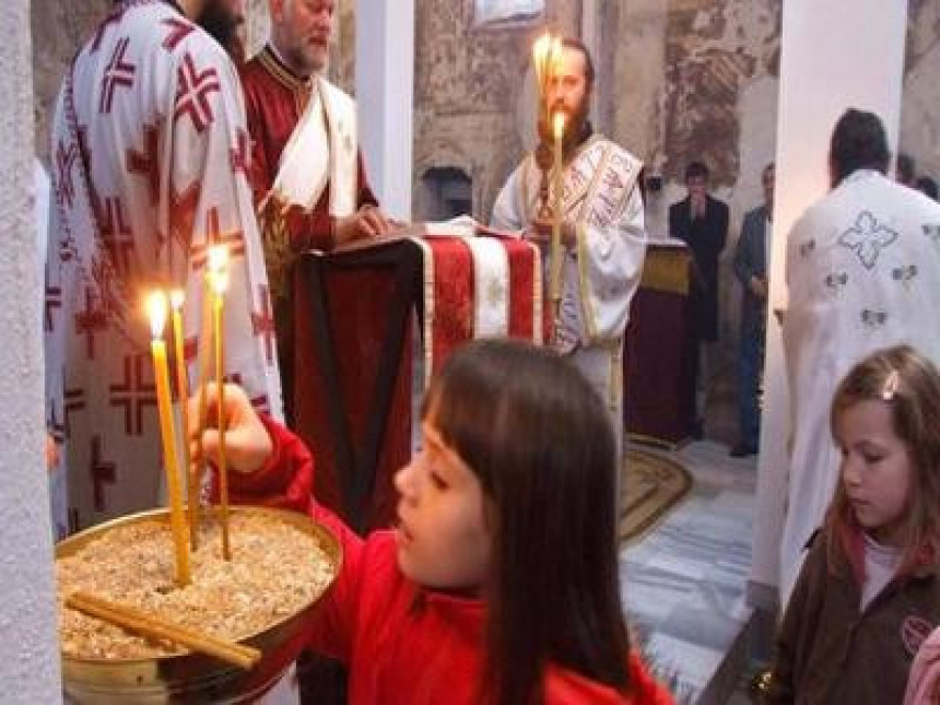 Приштина: Служена литургија у храму Светог Николе