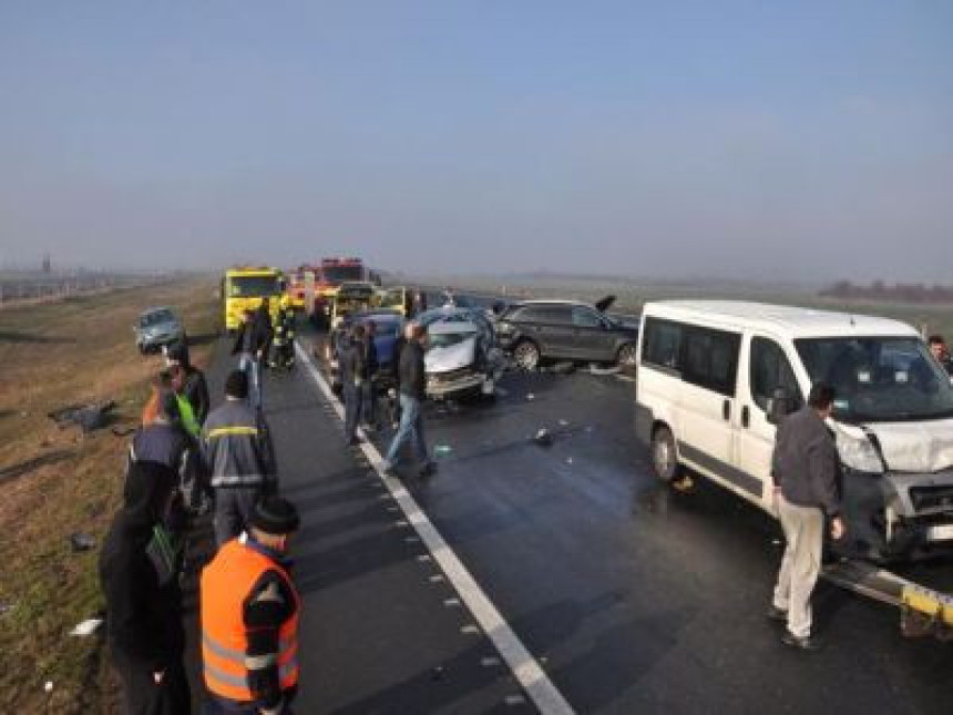 Двоје мртвих у судару код Шимановаца