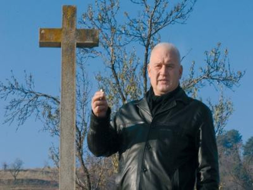 Напасају стоку на српском гробљу у Битољу