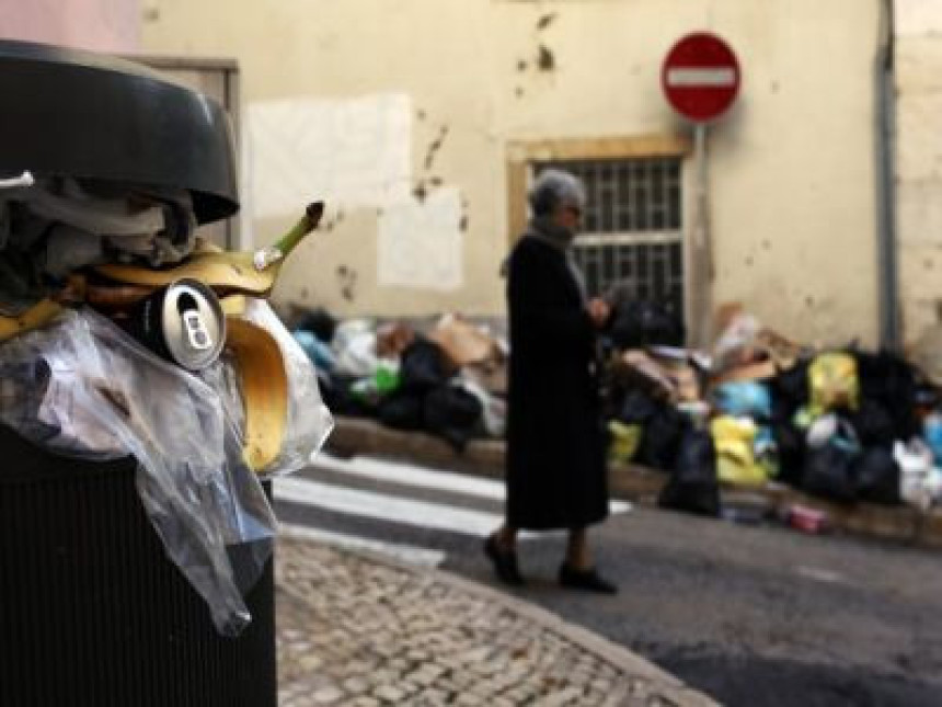 Lisabon zbog štrajka zatrpan smećem