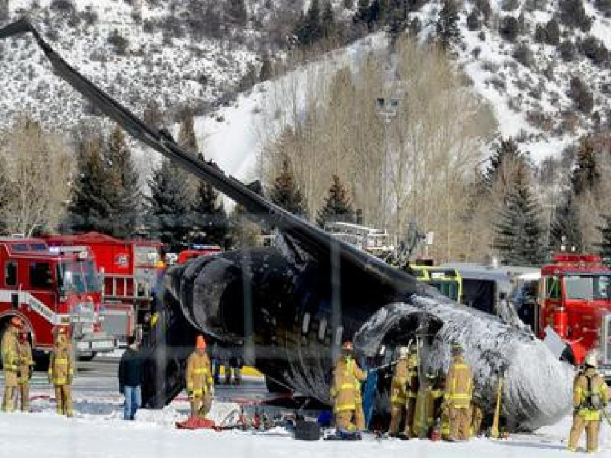 Privatni avion srušio se na pistu 