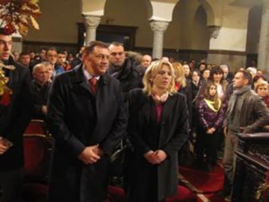 Dodik: Proslavite Božić u miru i porodičnoj sreći