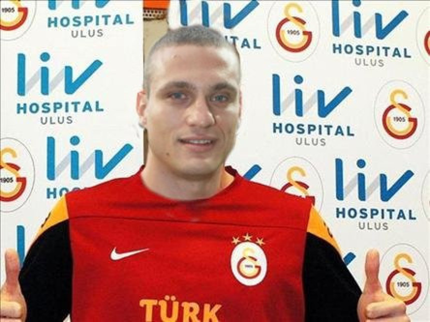 Vidić potpisao za Galatasaraj!?