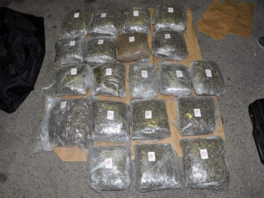 Policija u Gacku zaplijenila 4 kg marihuane