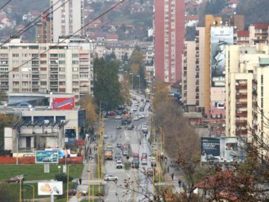 Tuzla: Autom “pokosio” tri osobe