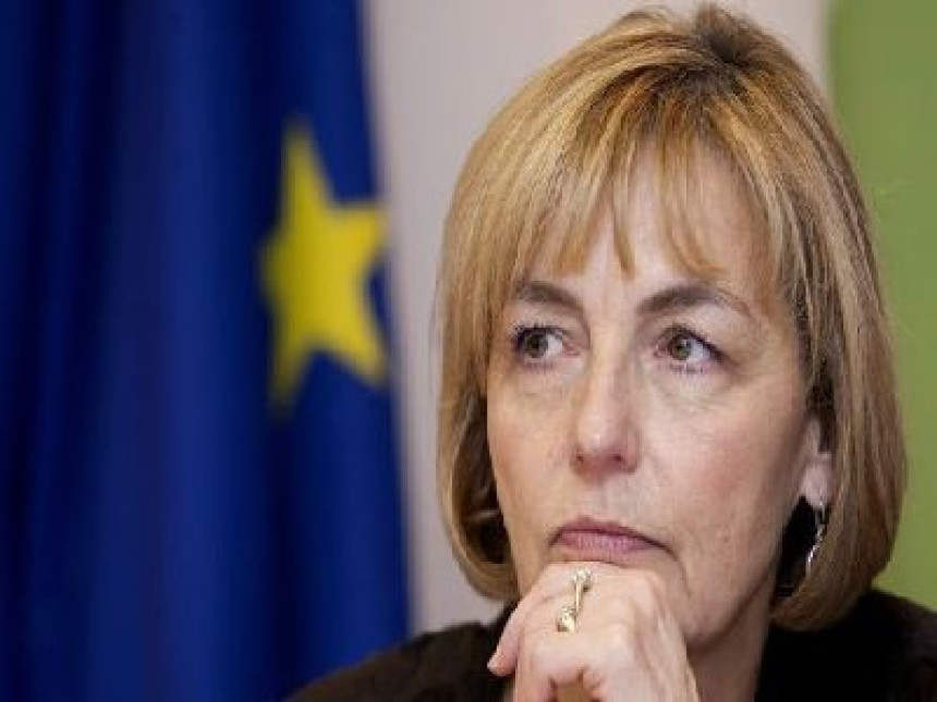 Pusić: Kasno za povlačenje tužbi