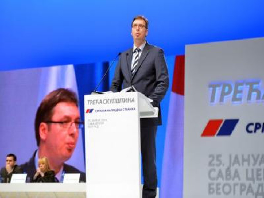 Vučić jednoglasno reizabran za lidera SNS!