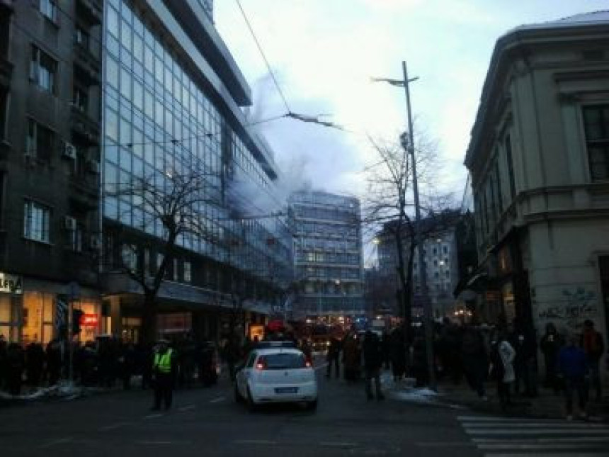 Beograd: Gori zgrada na Trgu Republike!