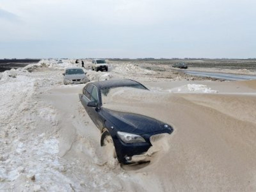 Дио Војводине и даље непроходан