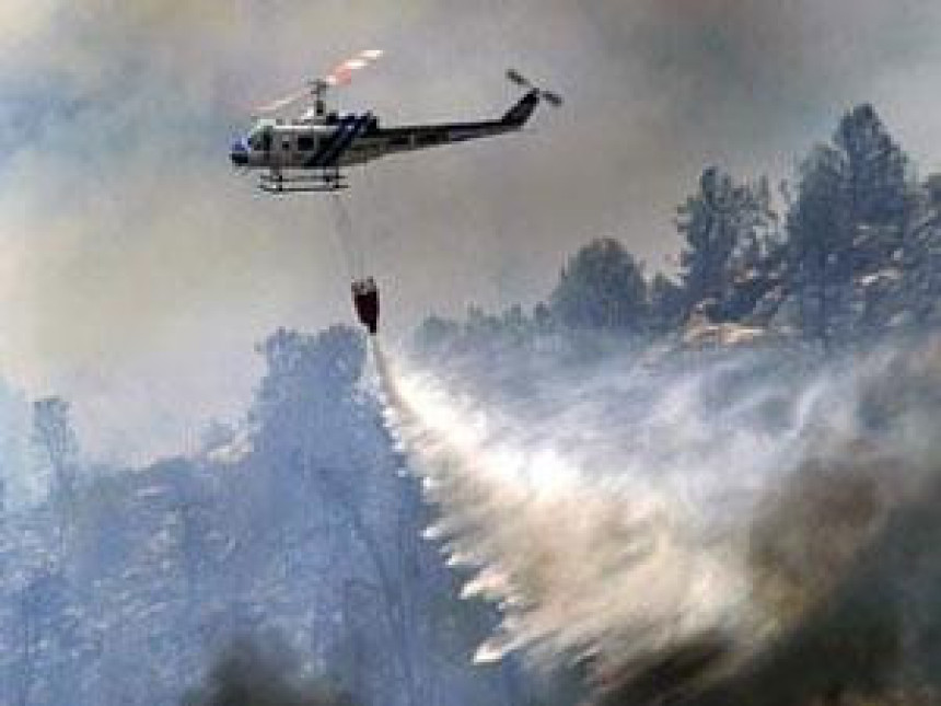 Vatrogascima u pomoć stigao helikopter 