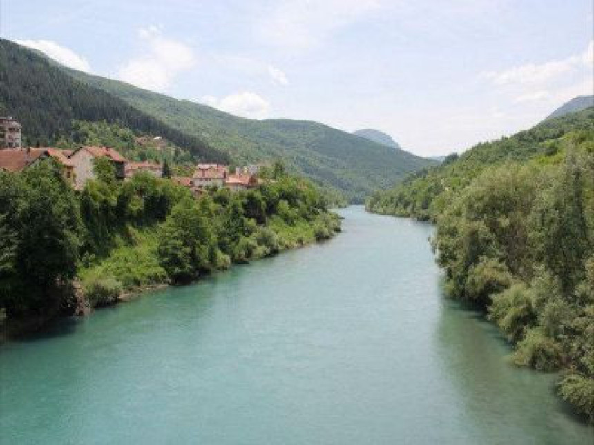 Prođeno tijelo muškarca u Drini