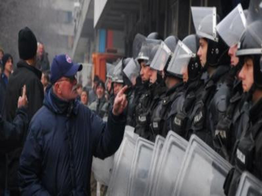 Nastavljeni protesti u Federaciji BiH (VIDEO)
