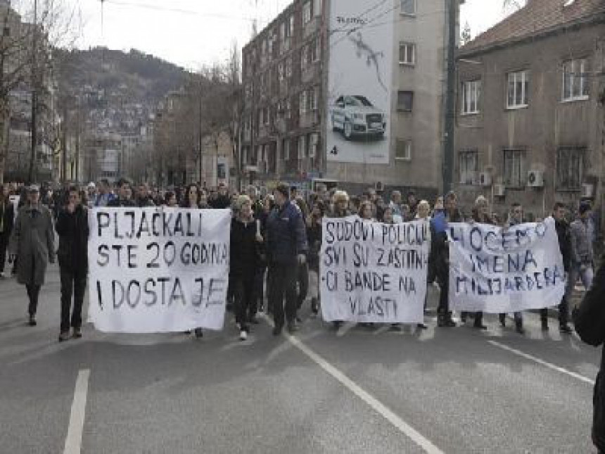 Demonstranti krenuli prema institucijama BiH