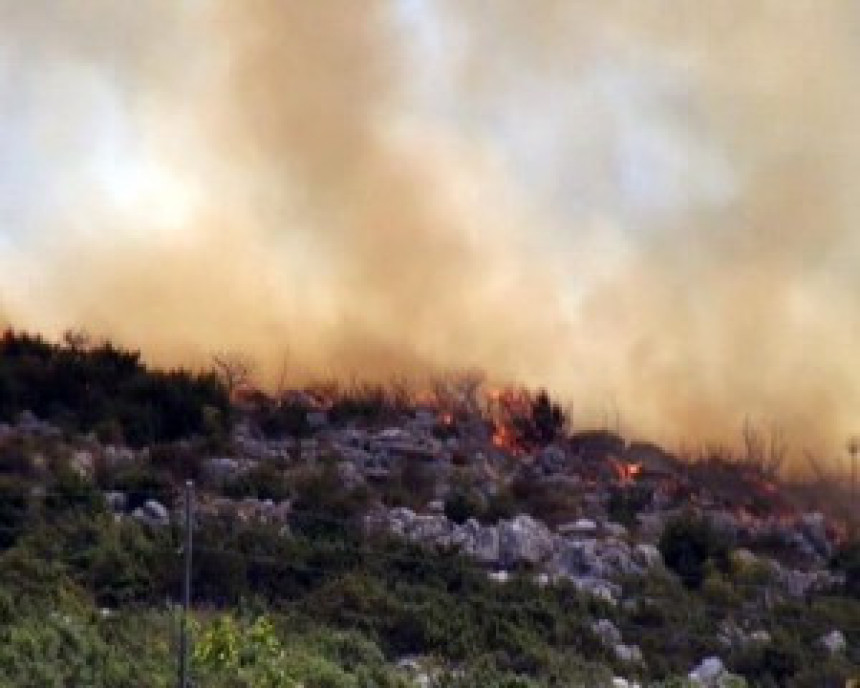 Na Trebinjskim bradima gori sa svih strana