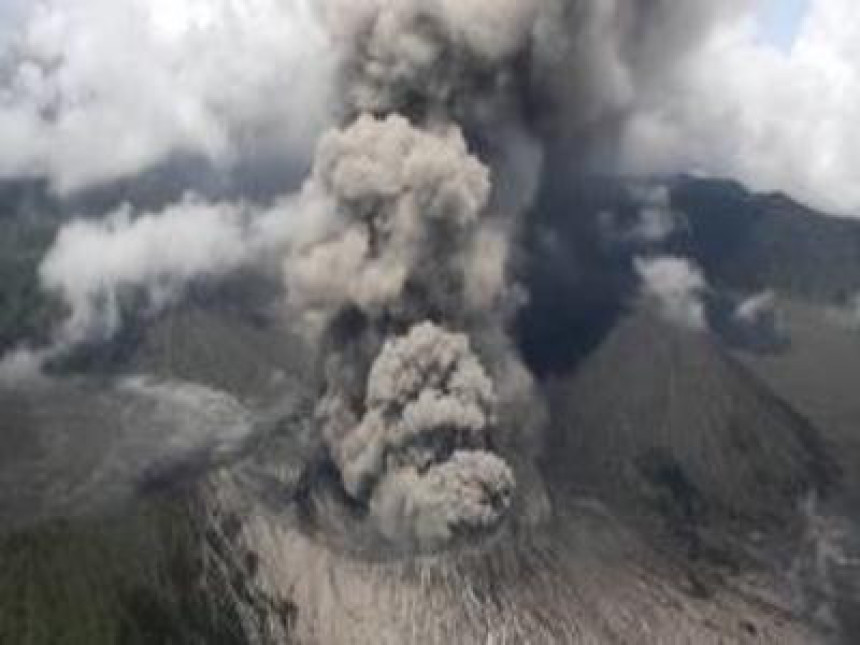 Ерупција вулкана, евакуише се 200.000 људи